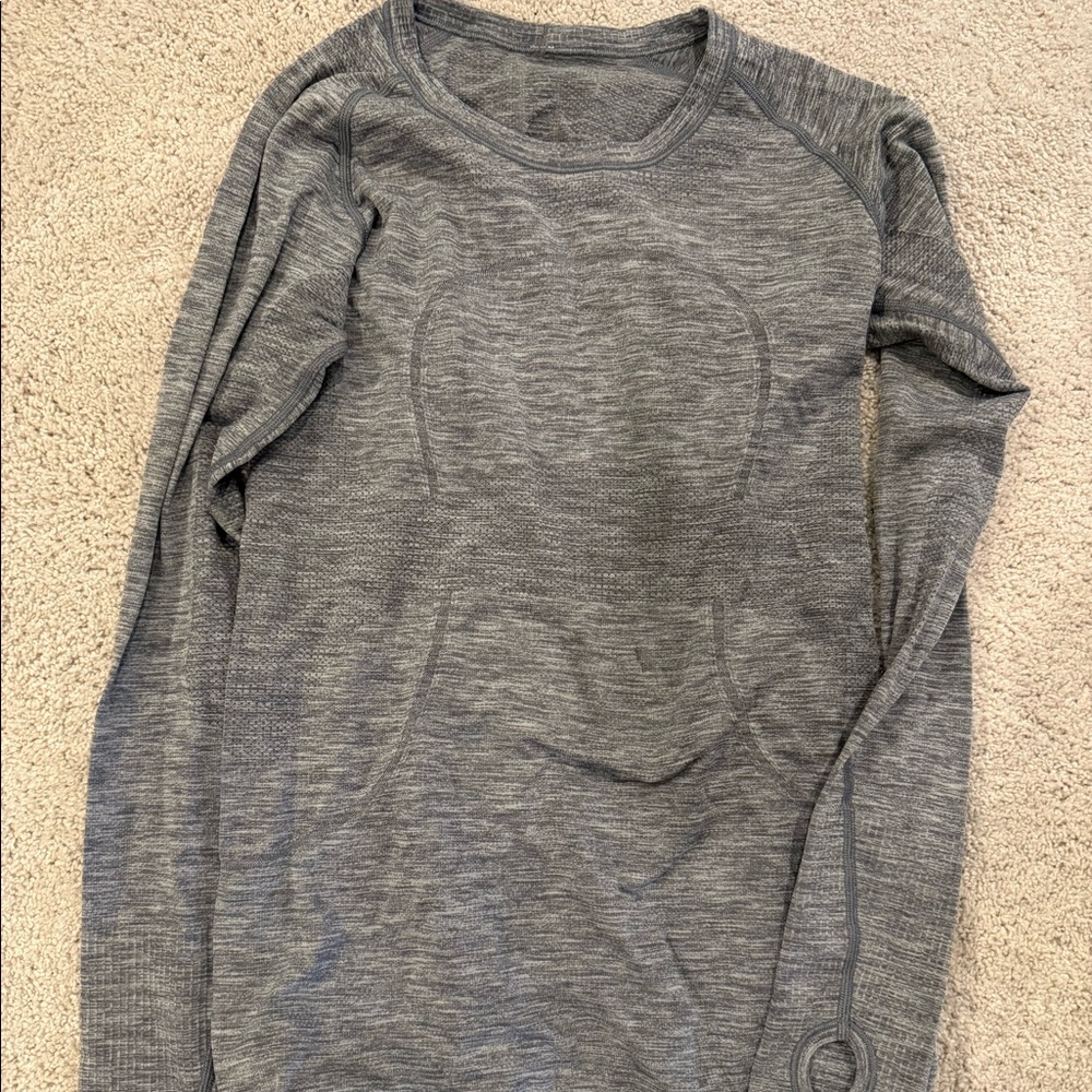Excellent used condition lululemon long sleeve swiftly tech-8